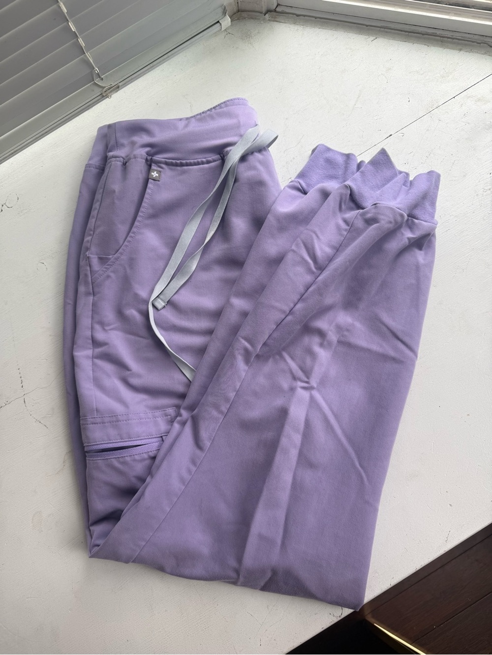 Figs MEDIUM Lavender Women's Drawstring Joggers with Light Gray Drawcord